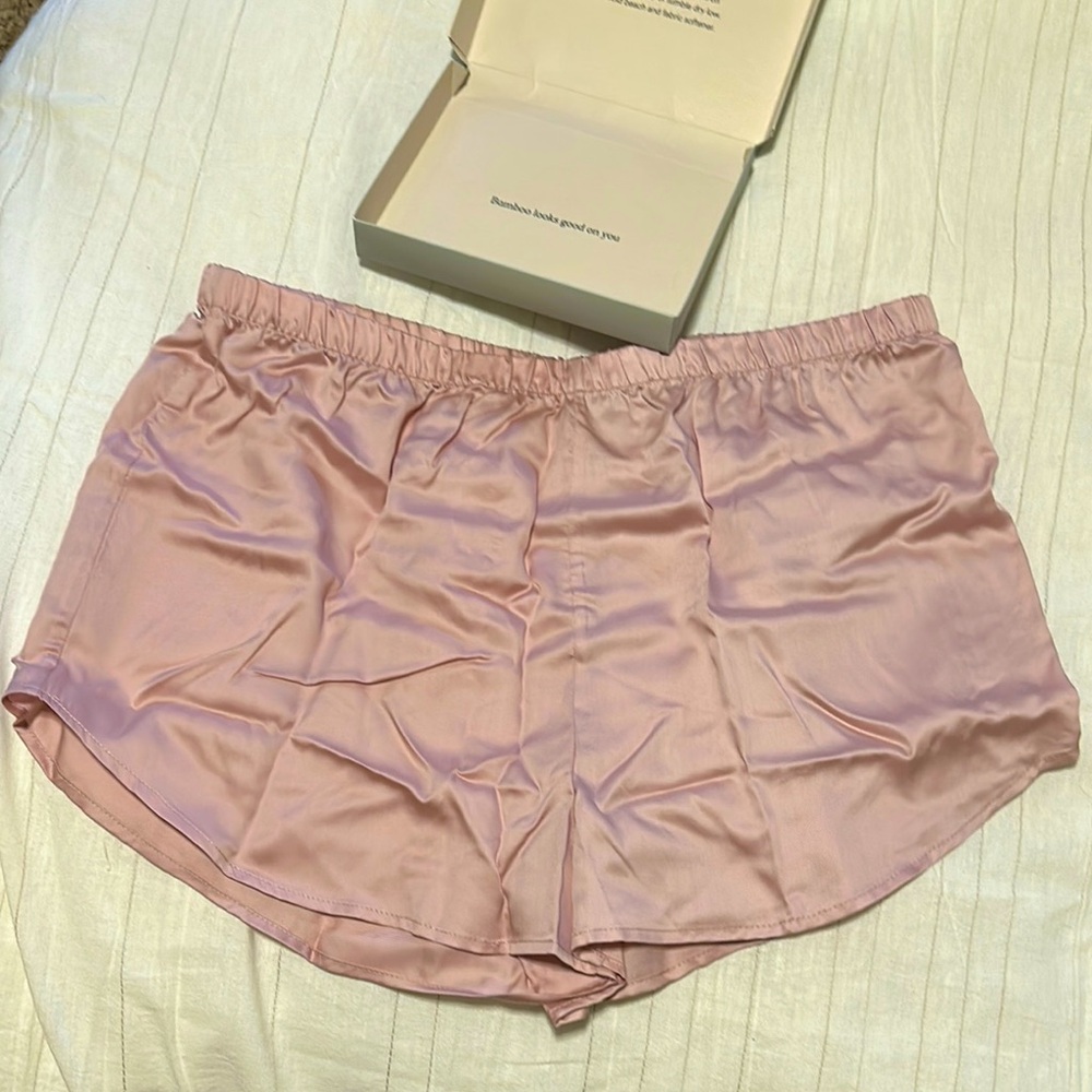 Ettitude Bamboo Sateen Pink Sleep Shorts- Size XL- NIB
